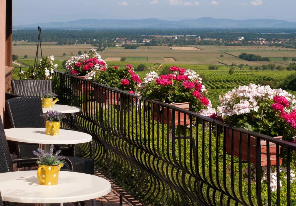 Hotel Restaurant Au Riesling Zellenberg Exteriör bild